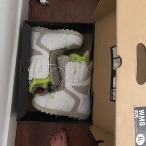 Burton size 6 snowboard boots worn once